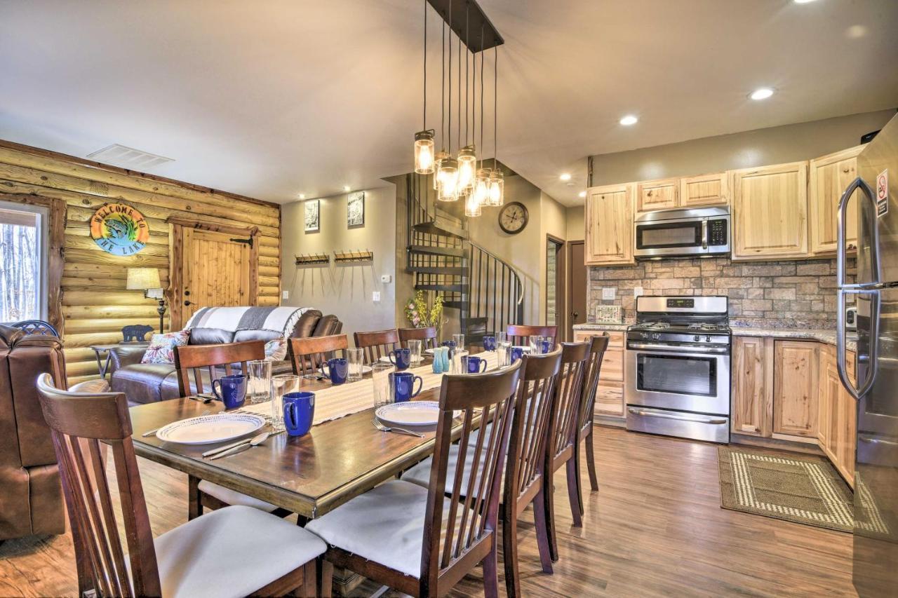 Stylish Creekside Cabin With Fire Pit Near Wineries Pittsville Esterno foto